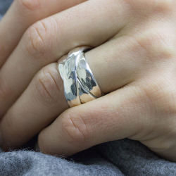 Jeh Ring Zilver Glans Gedraaid Hamerslag - maat 60